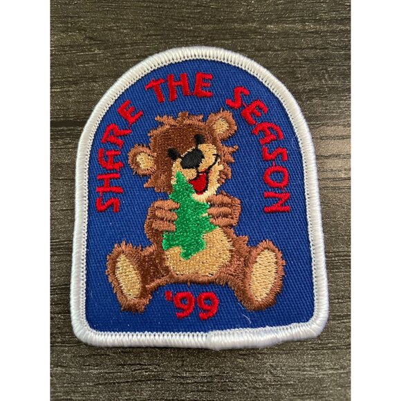 Vintage 1999 Girl Scout Patch Share The Season bear tree - Picture 1 of 6